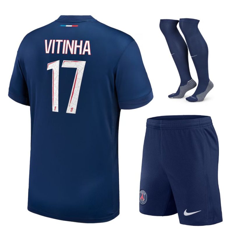 Maillot Kit Enfant PSG Domicile 2024 2025 Vitinha Maillot Kit Enfant PSG Domicile 2024 2025 Vitinha