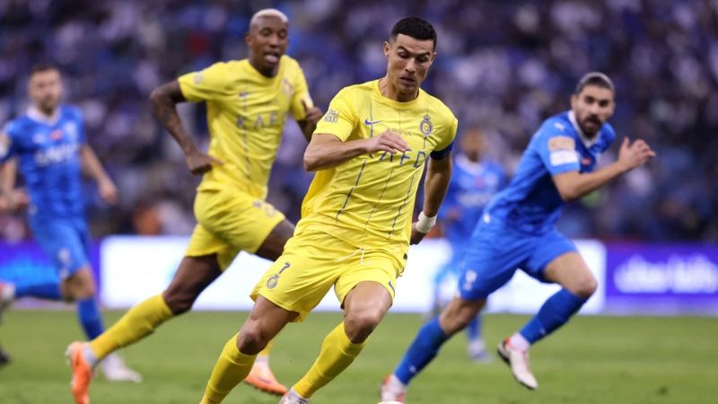 Ronaldo bỏ lỡ cơ hội, Al-Nassr thủ vững bảo toàn tỷ số dù Al-Hilal ép sân.