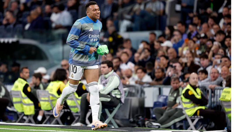 Mbappé bị khán giả Bernabéu huýt sáo trong ngày trở lại sau chấn thương.